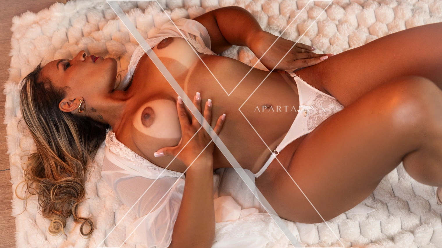 Luxury Escort Aline Santos