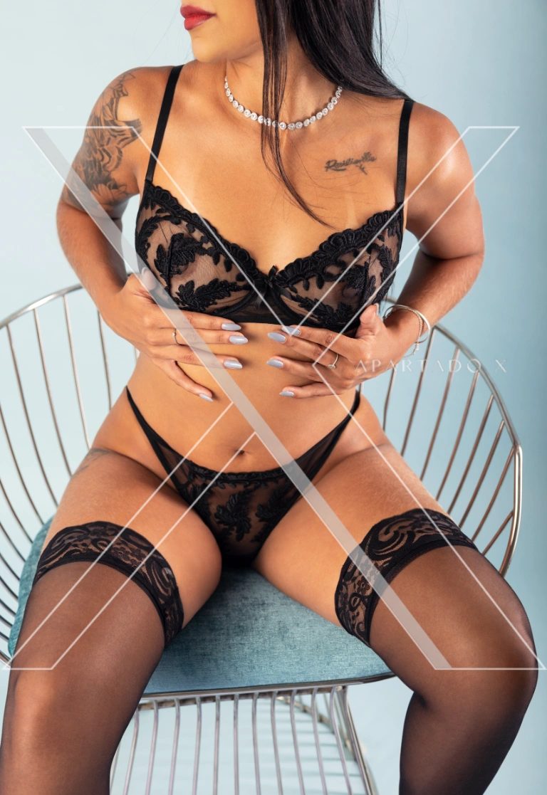 Luxury Escort Karoline Ferraz
