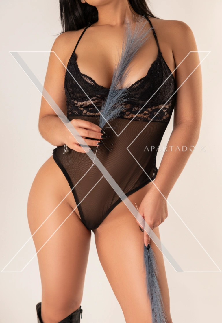 Luxury Escort Marie Alcântara