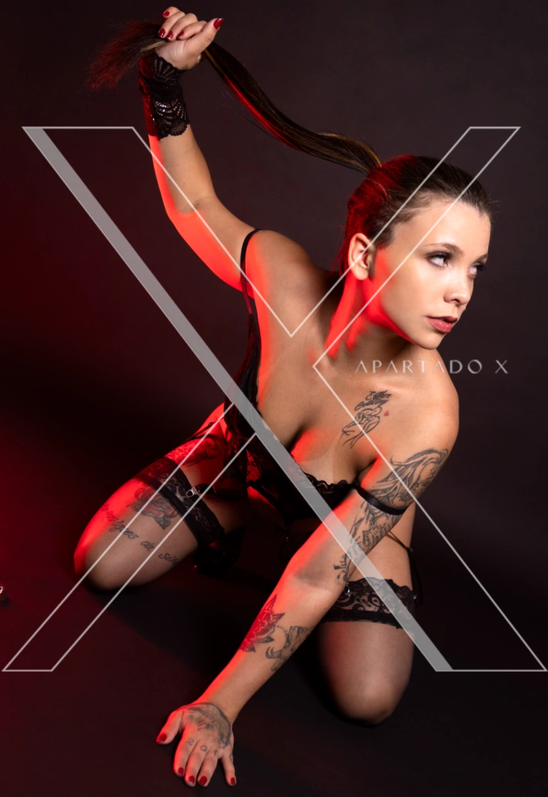 Luxury Escort Nay Blair